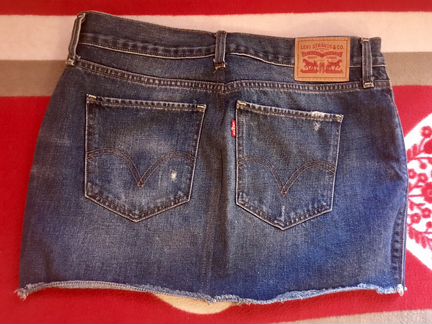 Новая юбка Levi’s