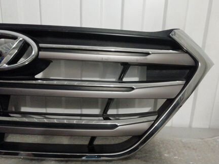 Решетка радиатора передняя верхняя Hyundai Tucson