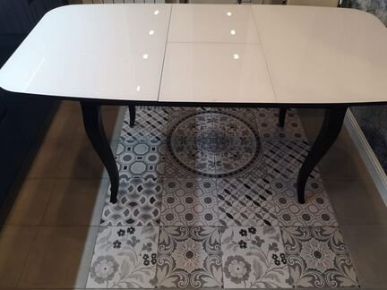 Кухонный стол