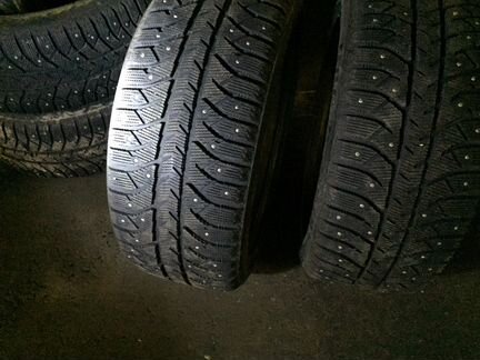 Шипованные зимние шины 255 50 R19 Bridgestone