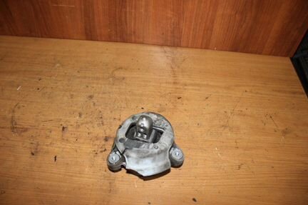 Подушка двигателя 6777365 Bmw 7-Series F01 N54B30