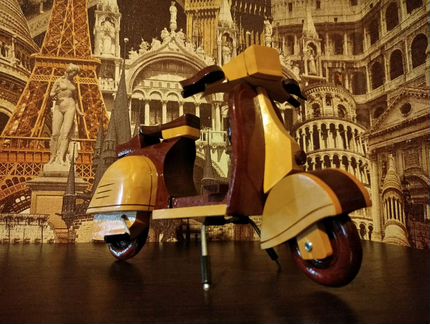 Мотоцикл мопед деревянный сувенир