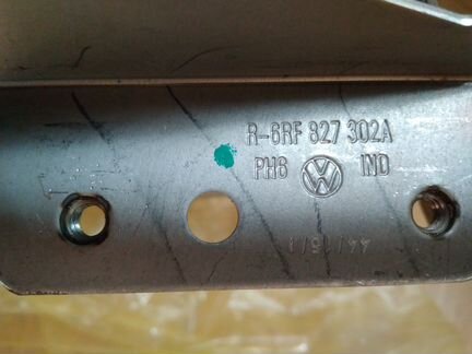 Петля правая крышки багажника Поло седан (рестайл)