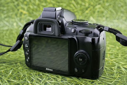 Nikon D3000 body продажа/обмен Прoбeг 23.001 кадра