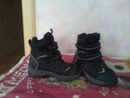 Отличные демисезонные сапоги для мальчика (Reima)