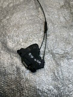 Замок двери Toyota rav 4