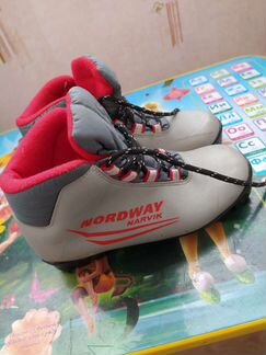 Лыжные ботинки