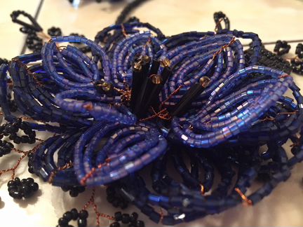 Комплект колье и серьги ручной работы (бисер)