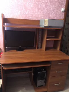 Стол компьютерный из дерева