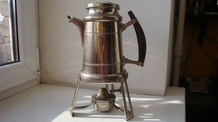 Кофейник со спиртовкой 1910 года