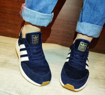 Новые женские кроссовки Adidas Iniki Runner