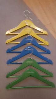 Вешалки детские дерево