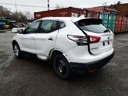 Nissan Qashqai 2.0 CVT, 2018, битый, 30 000 км