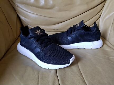 Кроссовки Adidas Swift RUN новые 39 и 40 р