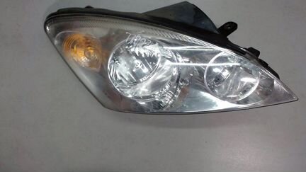 Фара (передняя) правая KIA Ceed, 2008