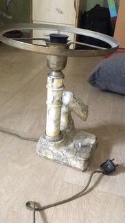 Настольная лампа