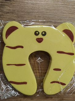 Блокиратор (фиксатор ) дверей от детей