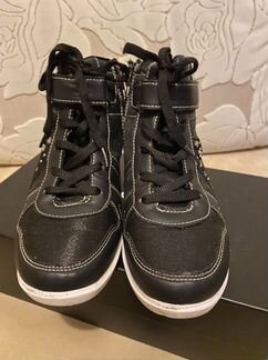 Кроссовки на платформе