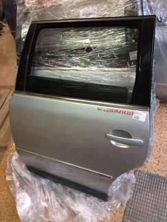 Дверь задняя левая серебро универcал VW Passat B5