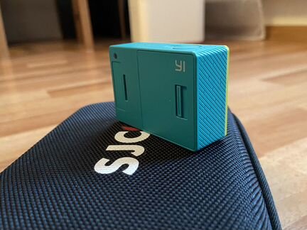 Экшн камера xiaomi yi с полным комлектом