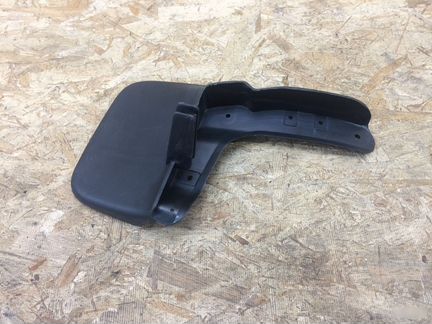 Брызговик передний левый VW Polo Поло с 2010г