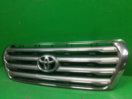 Решетка радиатора Toyota Land Cruiser 200 07-11 г