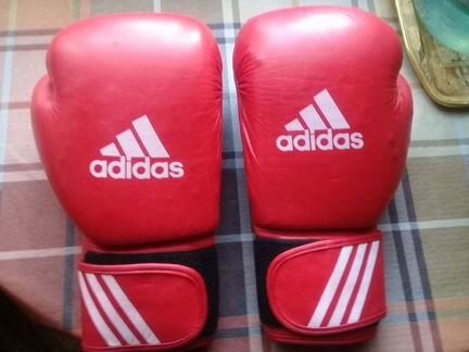 Боксерские перчатки Adidas Aiba красные