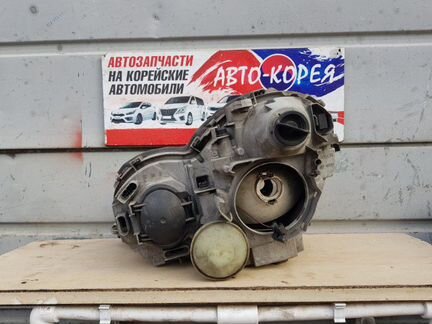 Фара передняя правая Mercedes Benz W203 2000-2004