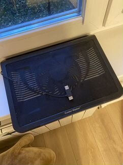 Подставка с охлаждением