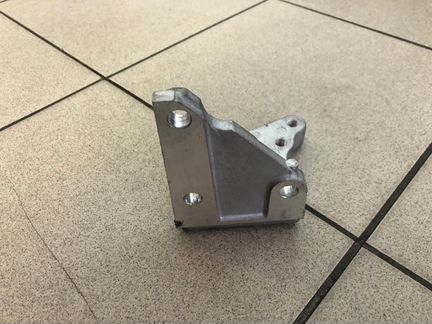 Кронштейн ркпп верхний L50 R52 Z52 бу