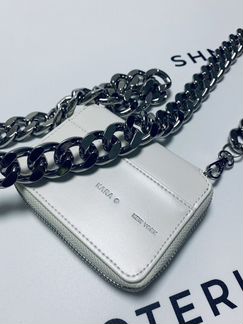 Kara Белая сумка через плечо на цепи, гранж