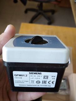 Канальный гигростат siemens QFM81.2