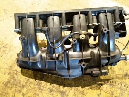 Впускной коллектор Ауди Audi 06F133201P