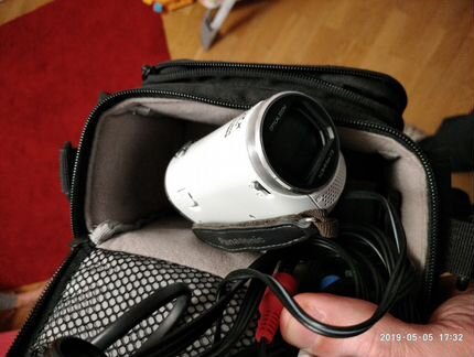 Видеокамера Panasonic HC-V100, батар слабая