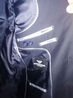 Продаю костюм армани