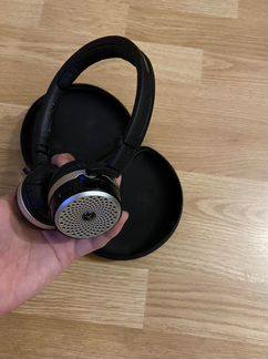 Наушники Mercedes Benz