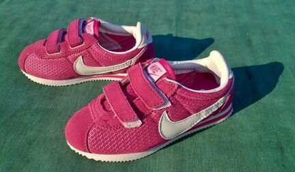 Новые кроссы nike 28 р-р (стелька 17.5 см)