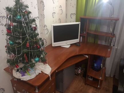 Компьютерный стол угловой