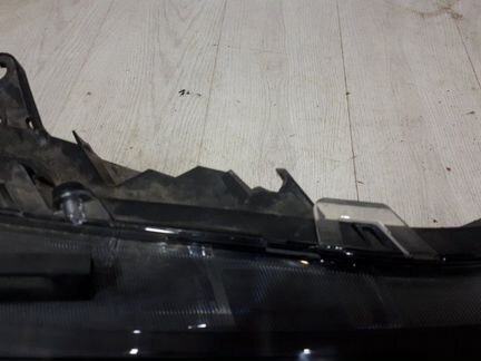 Фара правая Toyota Rav4