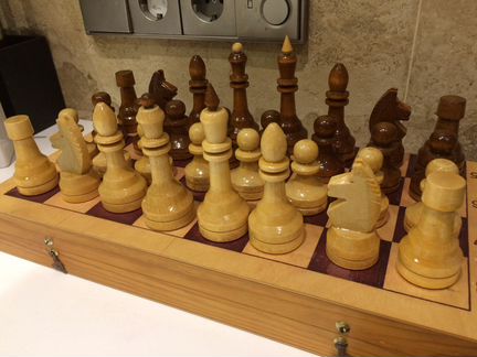 Шахматы дерево, обиходные. Абсолютно новые
