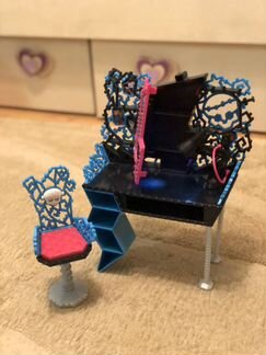 Стол для кукол Monster high