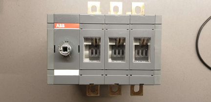 Реверсивный рубильник OT250E03C до 250A 3-полюсный