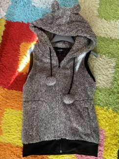 Жилет с ушками