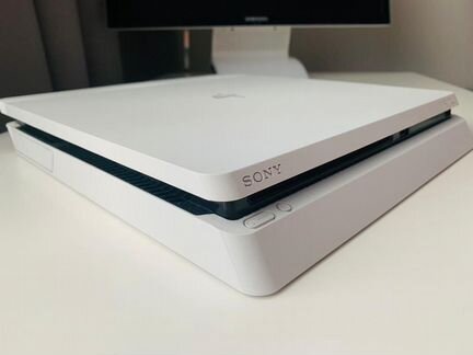 Sony playstation 4 slim