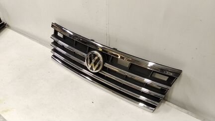 Решетка радиатора VW Touareg 3