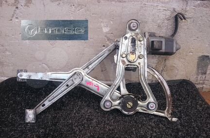 Стеклоподъемник электрический правый Mercedes W124