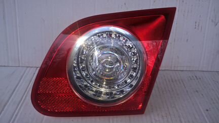 Новый фонарь крышки багажника на VW Пассат В-6