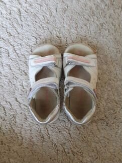 Босоножки /туфли/сандалии kapika 23р