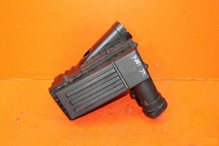 Корпус воздушного фильтра Skoda Yeti 1 2009-2018