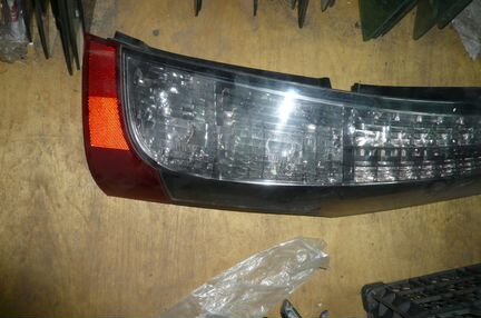 Фонарь задний правый Mitsubishi Grandis Грандис